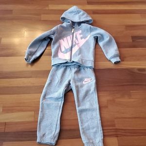 Girls Nike Sweatsuit Size 5